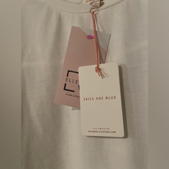 Skies Are Blue | Scoop Neck with Detailed Sleeves | M - Picture 5 of 8